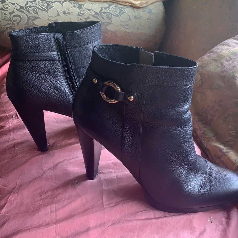 Leather booties black